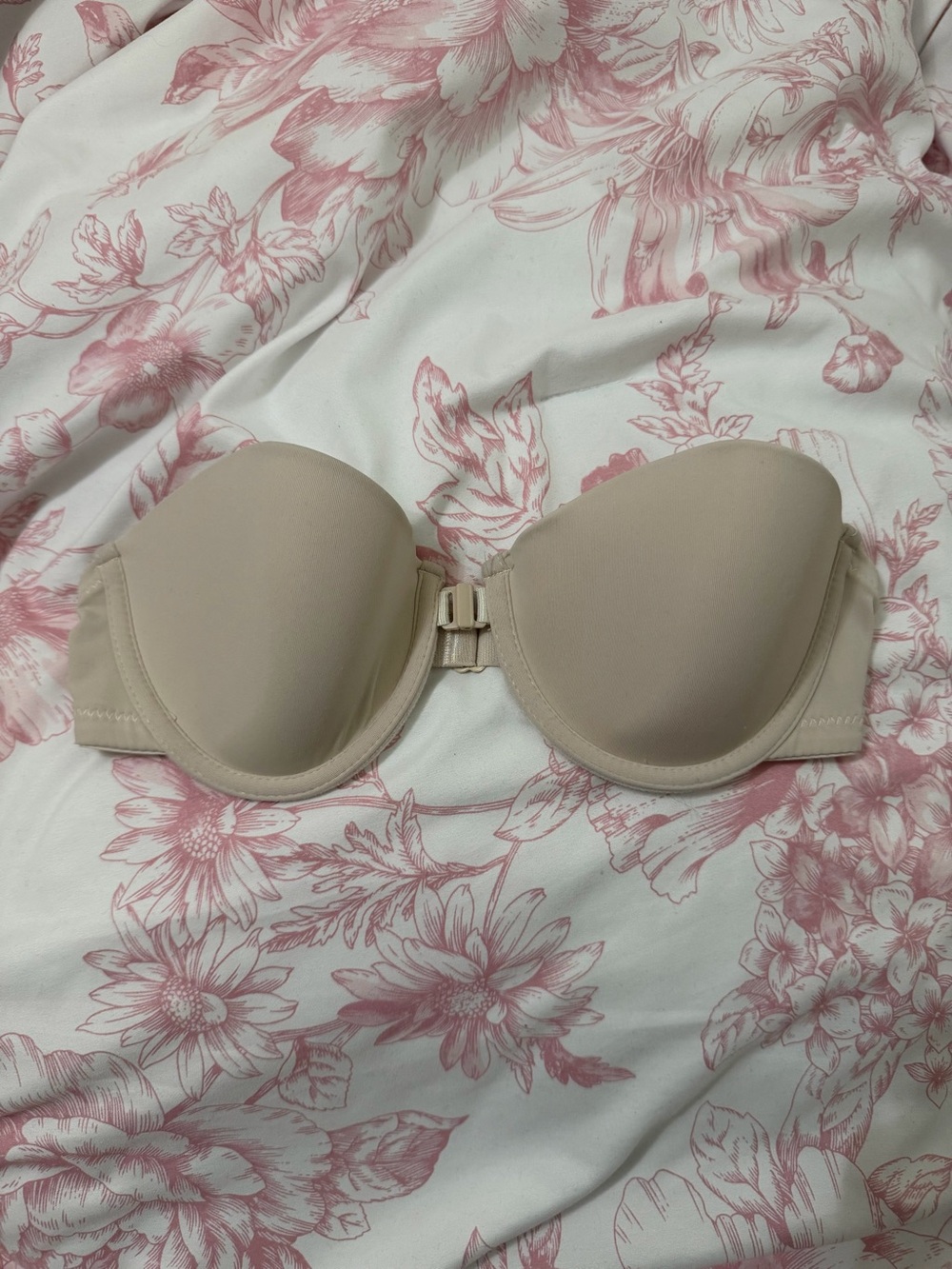 SHEIN Cream Strapless Bra Size XS